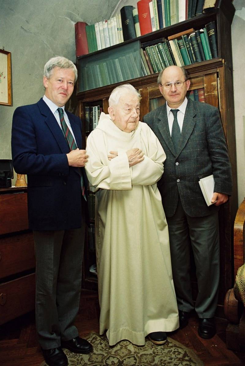 99 éves HAO atya otthonában  Stirling Jánossal és Szabó László Gy-vel.jpg